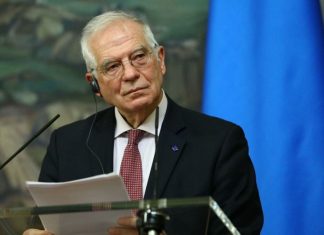 Боррель прибыл в Одессу с необъявленным визитом и записал видео из разрушенного ракетами РФ храма