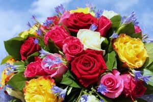 Доставка цветов для мамы: отличный подарок