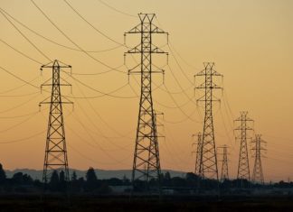 «Россети» предложили наказывать предприятия за выход из энергосети