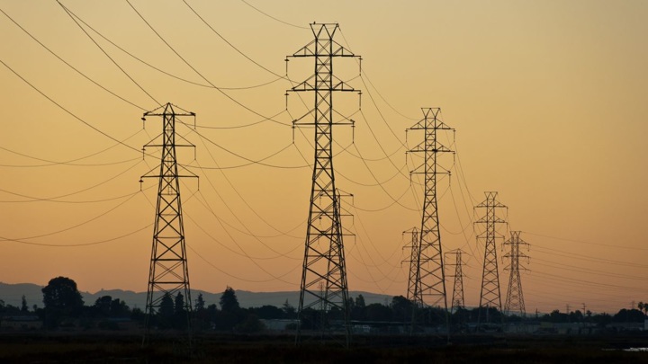 "Россети" предложили наказывать предприятия за выход из энергосети