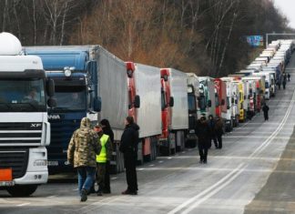 Украина и Польша подают судебные иски против перевозчиков, заблокировавших КПВВ на границе