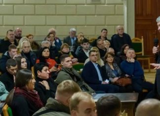 Нам нужно не на кухнях производить FPV: Порошенко сказал, что нужно сделать для победы