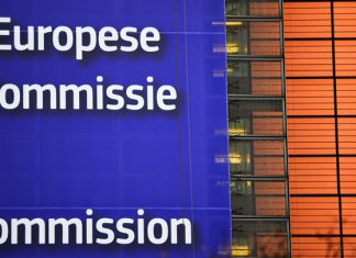 ЕК работает над полным отказом от поставляемого через Украину российского газа