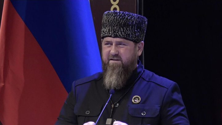 Кадыров призвал чиновников оплатить долги жителей Чечни в магазинах