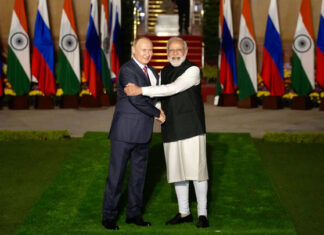 ET: Путин и Моди обсудят прием национальных банковских карт в России и Индии