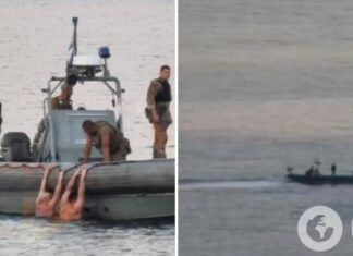 В Одессе моряки ВСУ спасли людей, которых вынесло в открытое море. Фото