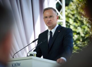 Дуда намерен просить Зеленского не добивать отступающую армию РФ — ответ президента Украины