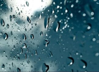 Похолодание, шторм и дождь: в воскресенье погода испортится в нескольких регионах Украины