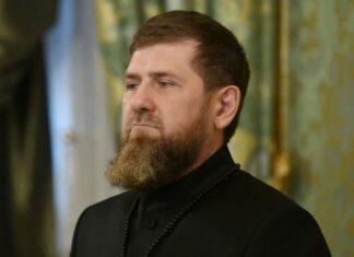 Преемник — подросток, регион — на пороховой бочке: NYT о том, что происходит в Чечне