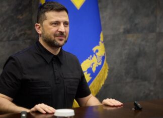 Стало известно, сколько украинцев, не покинувших страну, доверяют президенту Зеленскому, – опрос КМИС